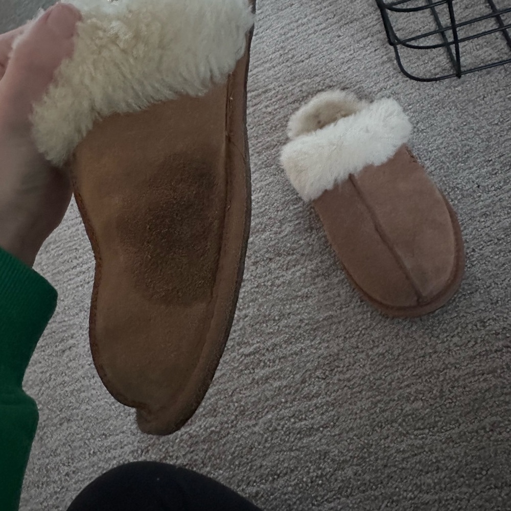 Ugg scuffette slippers - Picture 3 of 4